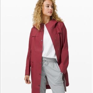Lululemon into the drizzle jacket